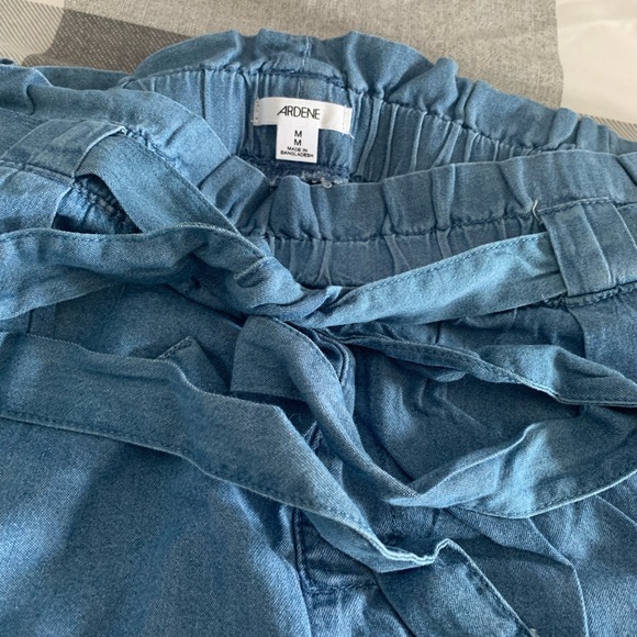 Woman’s pants - Picture 2 of 3